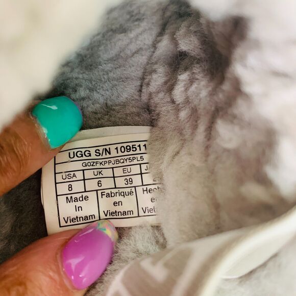 UGG Fluff Yeah Slide Sandals Size 8 Gray Shearling Fuzzy Slippers Cozy Comfort - Picture 5 of 5